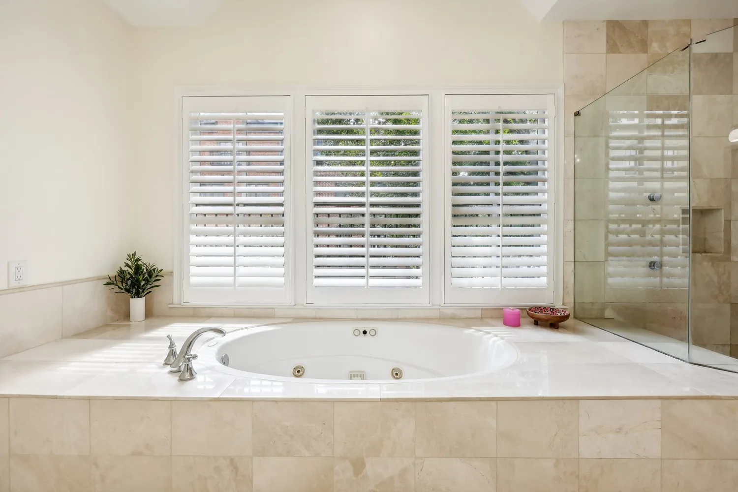 $900,000 | 3127 Lenox Road Northeast, Unit 6, Atlanta, GA 30324