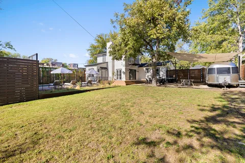 $1,100,000 | 909 East 50th Street, Austin, TX 78751