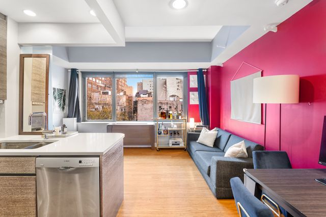 $699,000 | 305 West 16th Street, Unit 5B | Chelsea