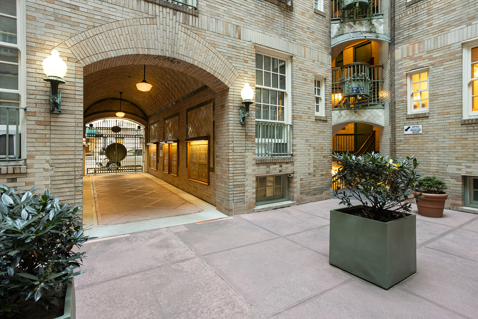 508 East 78th Street, Unit 5D Manhattan, NY 10075 - Photo 12 of 12