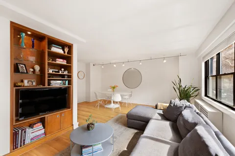 $2,078,000 | 31 Jane Street, Unit 2CD | West Village