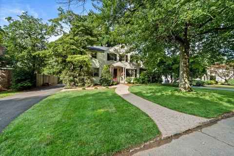 $689,000 | 12 Vining Lane, Wilmington, DE 19807