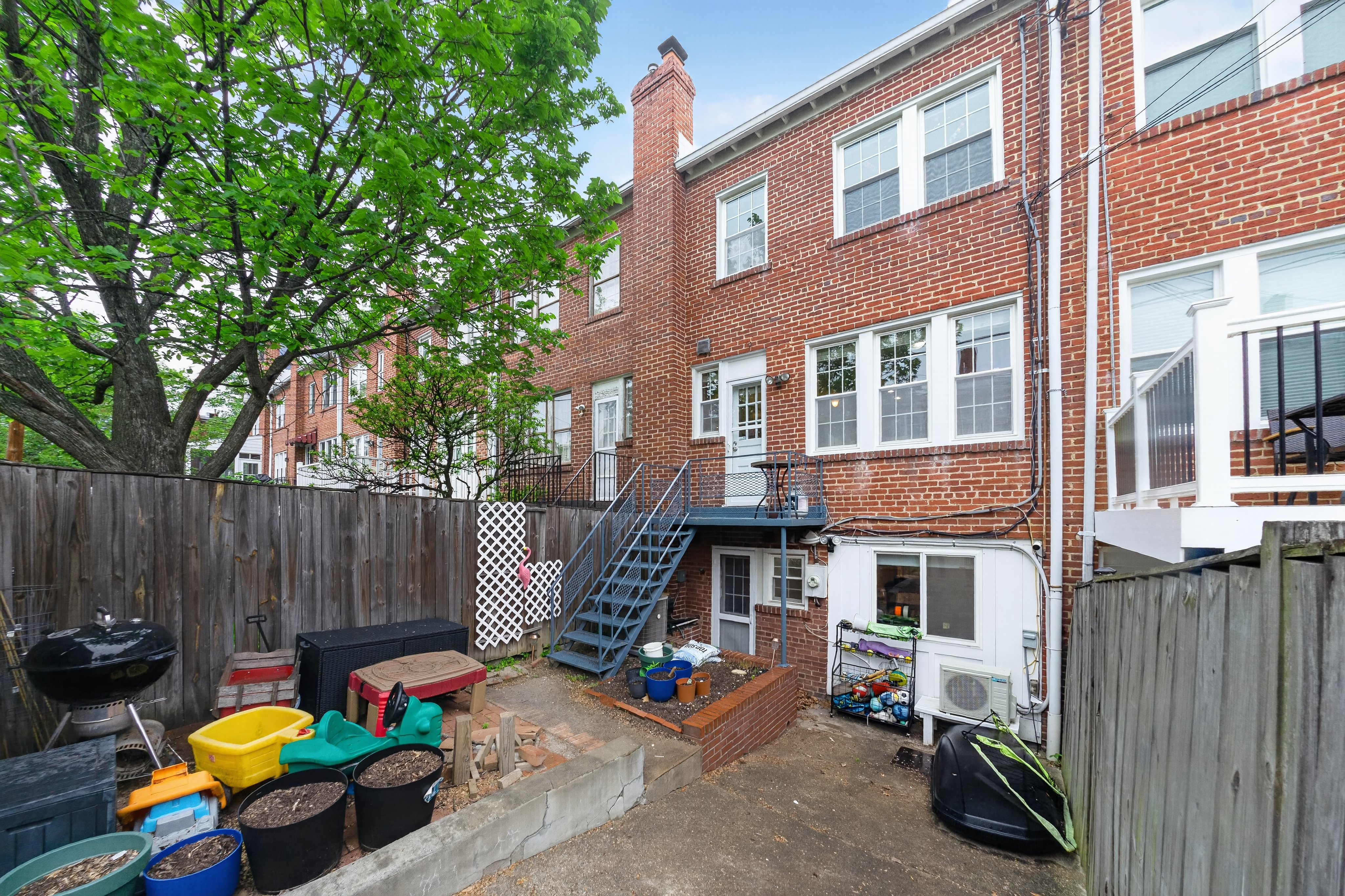 2226 39th Place Northwest Washington, DC 20007 - Photo 28 of 29