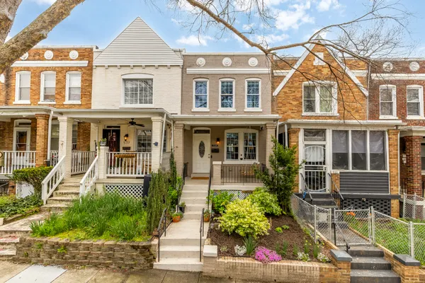 $750,000 | 535 23rd Place Northeast, Washington, DC 20002
