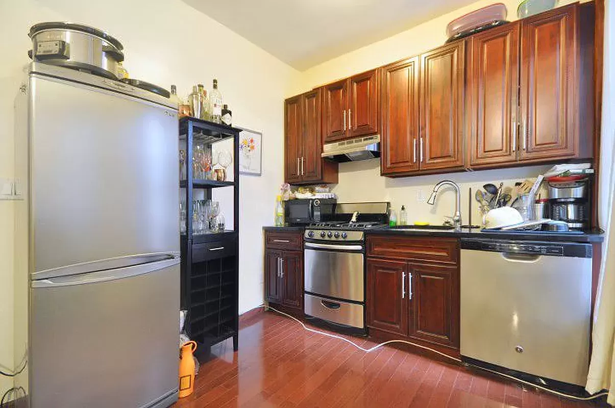 416 East 71st Street, Unit 22 Manhattan, NY 10021 - Photo 3 of 8