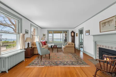 $3,000,000 | 4 Van Zandt Avenue, Newport, RI 02840