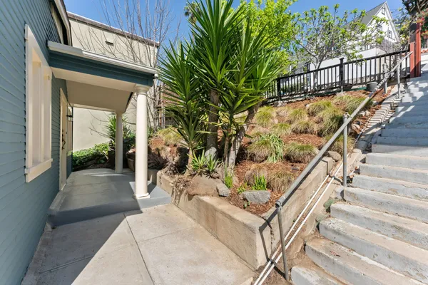 $1,495,500 | 3320 Hamilton Way, Los Angeles, CA 90026