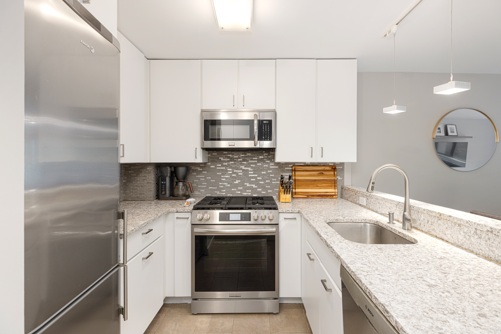 201 West 70th Street, Unit 2B Manhattan, NY 10023 - Photo 3 of 14