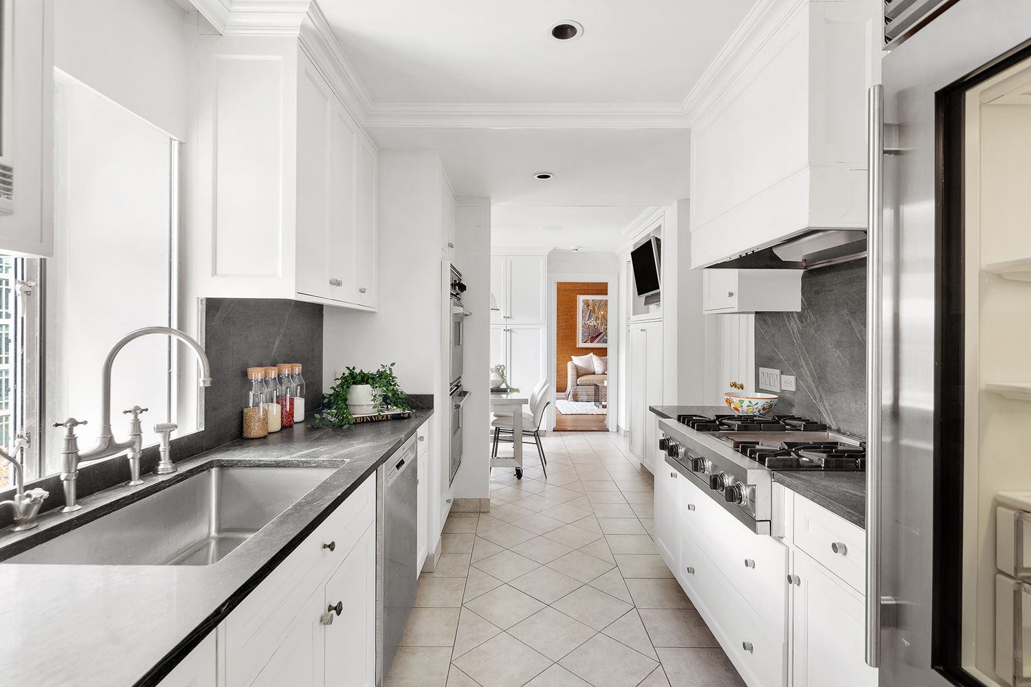 $3,140,000 | 200 East 57th Street, Unit 6BC | Midtown East