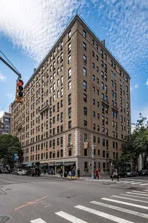 $2,675,000 | 136 East 64th Street, Unit 11E | Lenox Hill