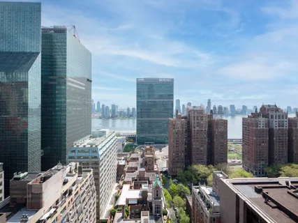 $1,690,000 | 303 East 43rd Street, Unit 27A | Midtown East