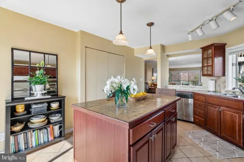 $595,000 | 2110 Chesapeake Harbour Drive East, Unit 101, Annapolis, MD 21403