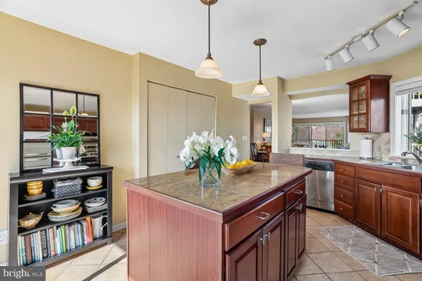 $595,000 | 2110 Chesapeake Harbour Drive East, Unit 101, Annapolis, MD 21403