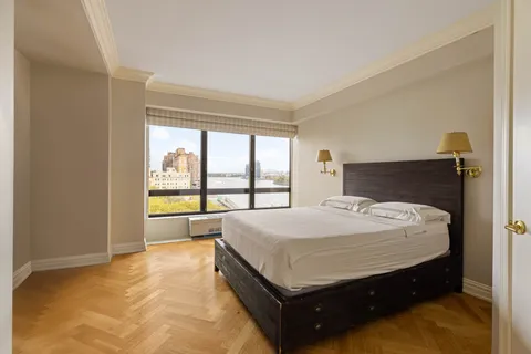 $3,750,000 | 530 East 76th Street, Unit 8CD | Lenox Hill