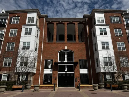 $439,000 | 501 Hungerford Drive, Unit 270, Rockville, MD 20850