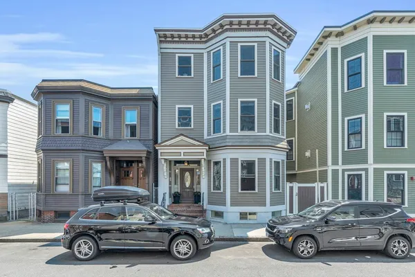 $1,100,000 | 725 East 6th Street, Unit 1, Boston, MA 02127