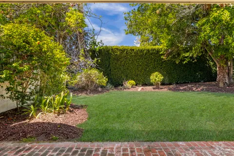 $3,850,000 | 1015 San Vicente Boulevard, Santa Monica, CA 90402