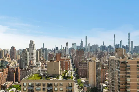 $7,680,000 | 200 East 83rd Street, Unit 29B | Upper East Side