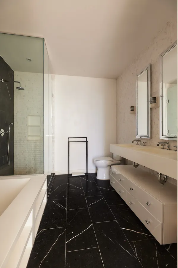 $2,250,000 | 338 Berry Street, Unit 7J | Williamsburg