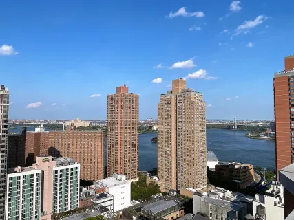 $3,700 | 400 East 90th Street, Unit 15B | Upper East Side