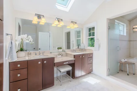 Contact Agent | 5601 Vernon Place, Bethesda, MD 20817