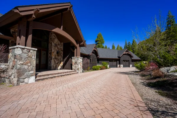 $4,998,000 | 2081 Tahoe Mountain Road, South Lake Tahoe, CA 96150