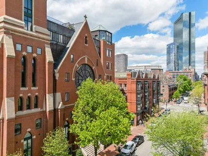 $875,000 | 2 Clarendon Street, Unit 302, Boston, MA 02116