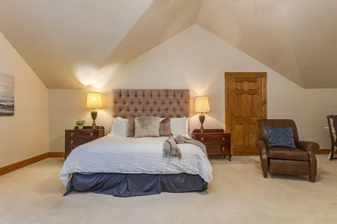 $1,495,000 | 21008 Lakeshore Drive West, Spicewood, TX 78669