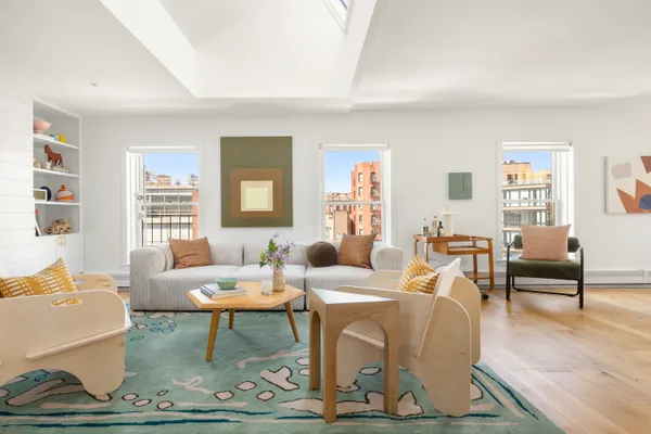 $2,999,000 | 160 West 11th Street, Unit PH | West Village