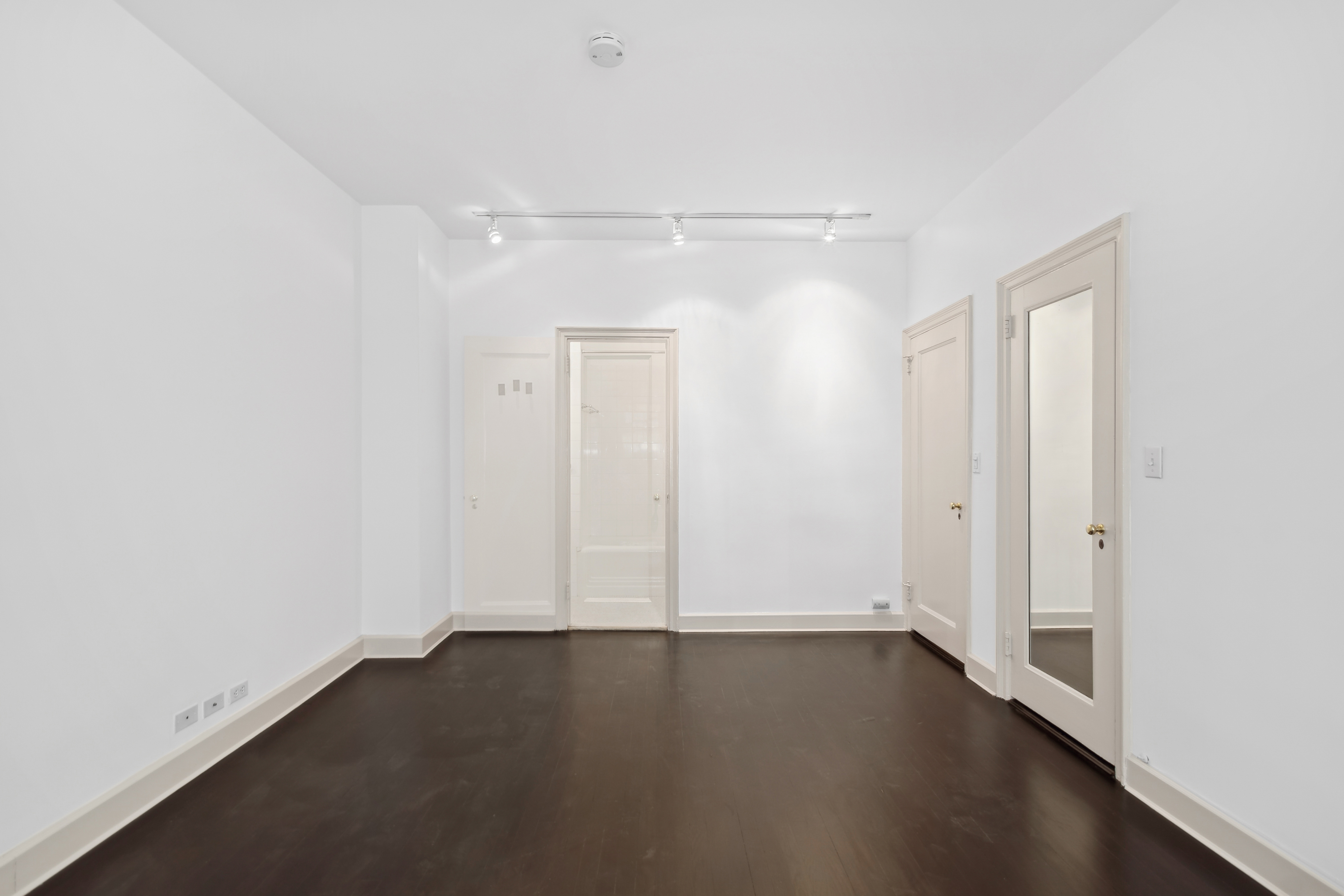 302 West 12th Street, Unit 1A Manhattan, NY 10014 - Photo 5 of 8