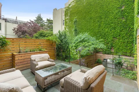 $6,000,000 | 265 6th Avenue | Park Slope