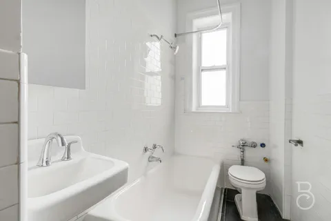 $199,000 | 83-55 Lefferts Boulevard, Unit 1F | Kew Gardens