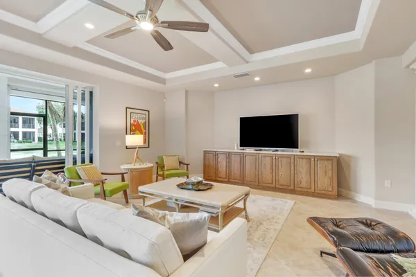 $1,150,000 | 517 Avellino Isles Circle, Unit 35101, Naples, FL 34119