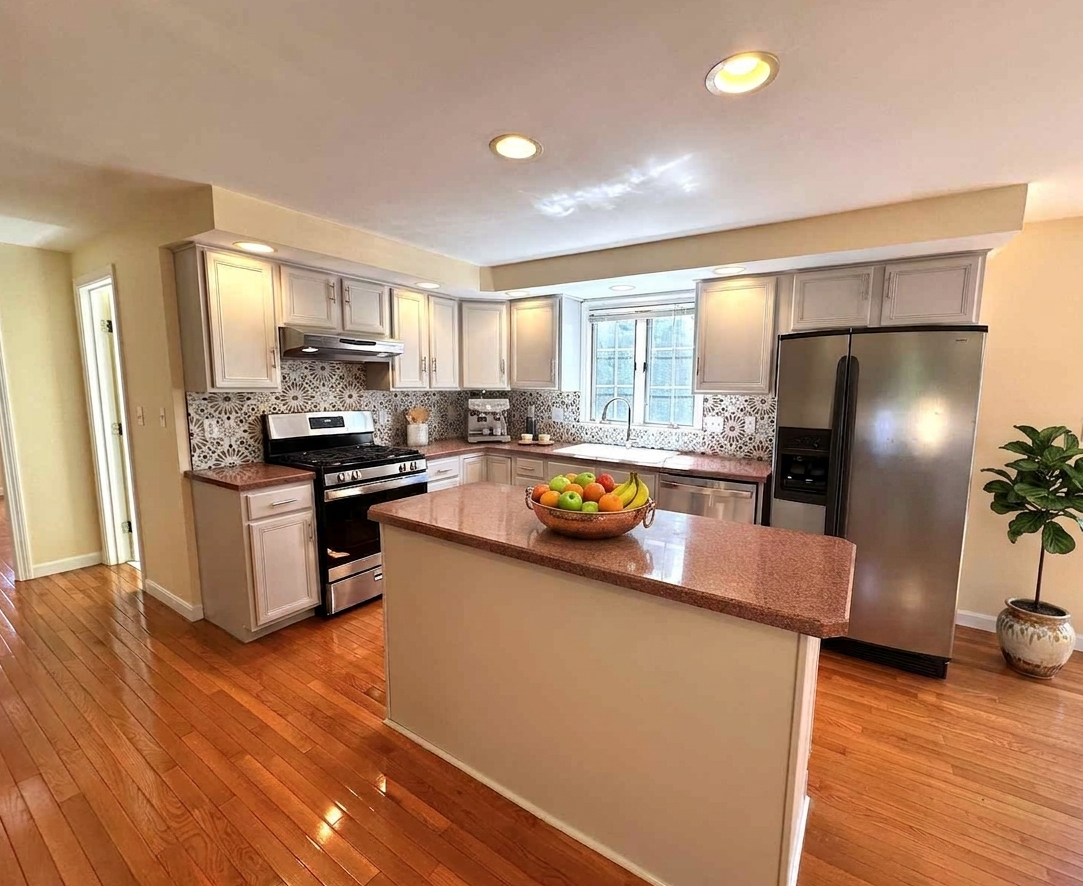 322 Lowell Street Lexington, MA 02420 - Photo 8 of 44