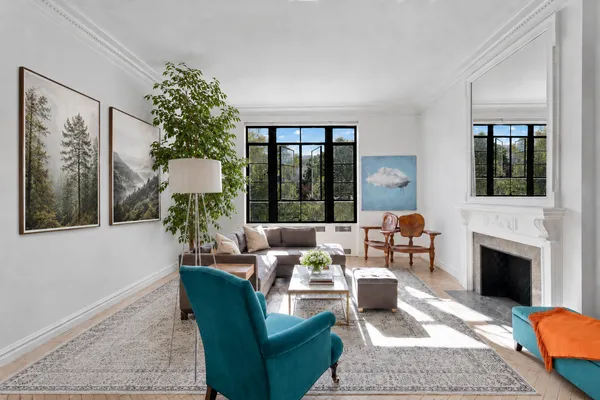 $1,395,000 | 11 West 81st Street, Unit 2B | Upper West Side