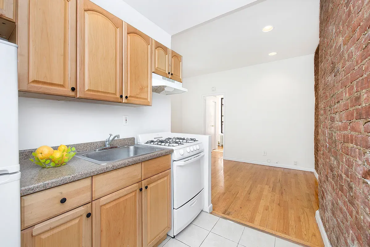 $2,575 | 309 East 95th Street, Unit 15 | Upper East Side