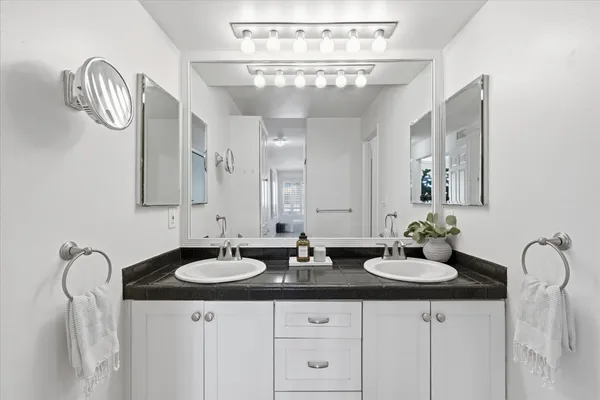 $1,180,000 | 12321 Ocean Park Boulevard, Unit 18, Los Angeles, CA 90064