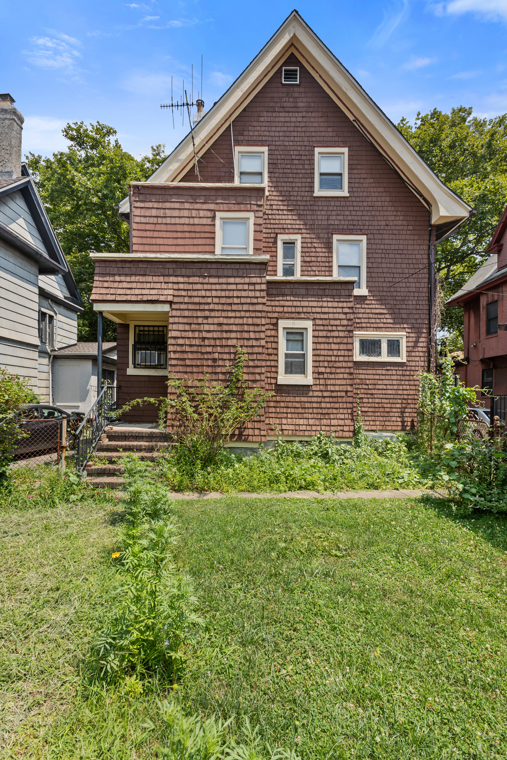 686 Rugby Road Brooklyn, NY 11230 - Photo 13 of 18 a front view of a house with garden