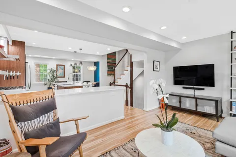 $1,100,000 | 500 H Street Southwest, Washington, DC 20024