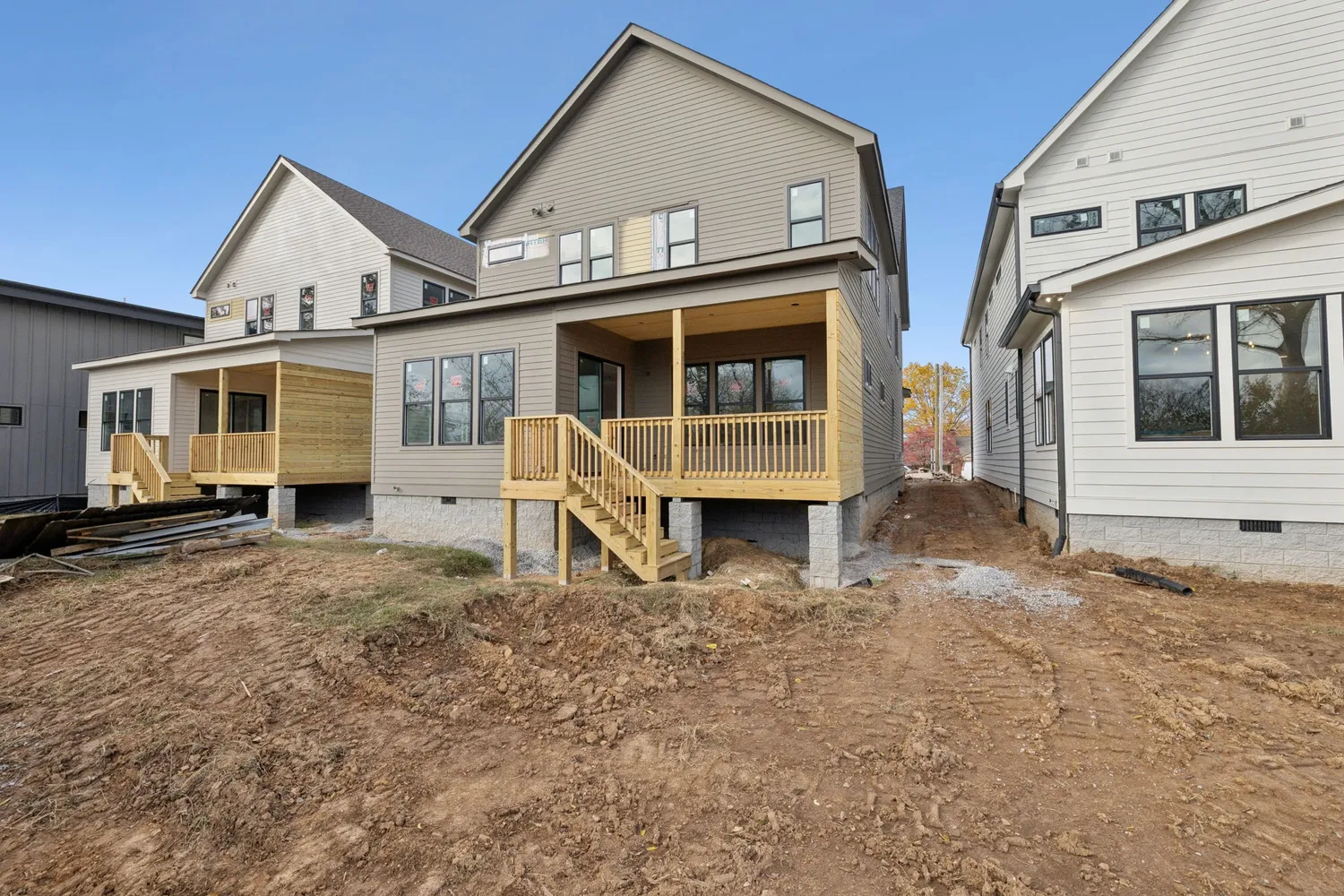 a picture of a bench in front of building