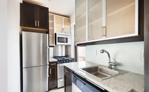 $7,295 | 56 7th Avenue, Unit 17J | West Village