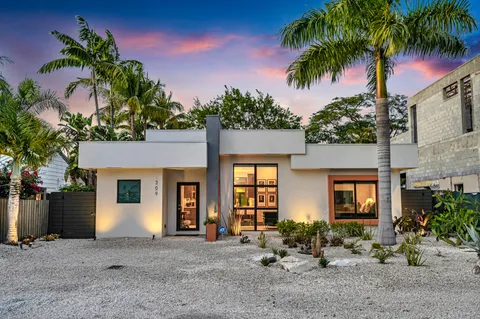 $1,595,000 | 309 Northeast 21st Court, Wilton Manors, FL 33305