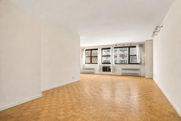 $450,000 | 357 East 57th Street, Unit 10C | Sutton Place