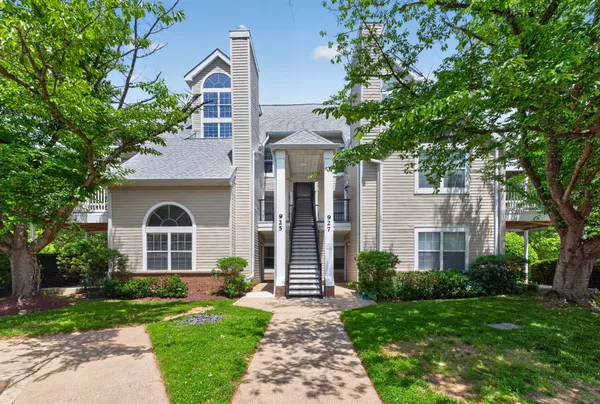 $325,000 | 925 Hillside Lake Terrace, Unit 210, Gaithersburg, MD 20878
