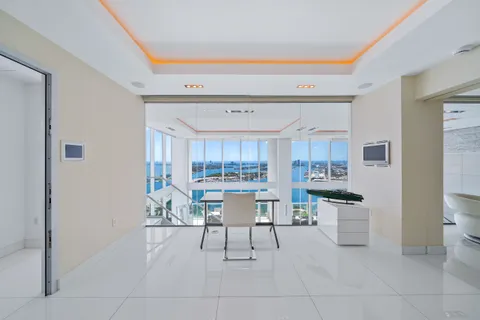 $5,199,000 | 1040 Biscayne Boulevard, Unit 4403, Miami, FL 33132