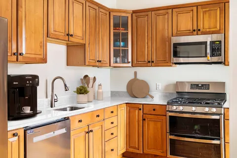 $1,138,000 | 152 Harvard Street, Unit 4, Brookline, MA 02446