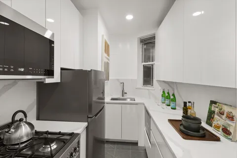 $600,000 | 237 East 12th Street, Unit 2A | East Village