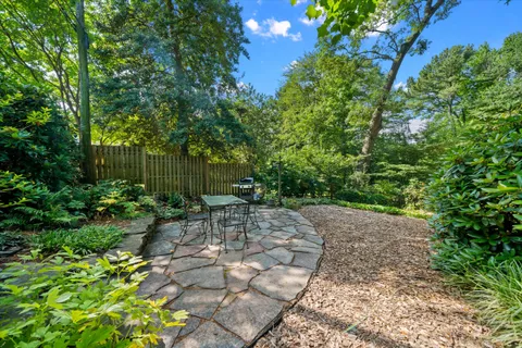 $689,000 | 12 Vining Lane, Wilmington, DE 19807