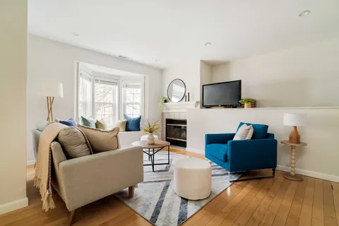 Contact Agent | 506 Gazebo Circle, Unit 506, Reading, MA 01867