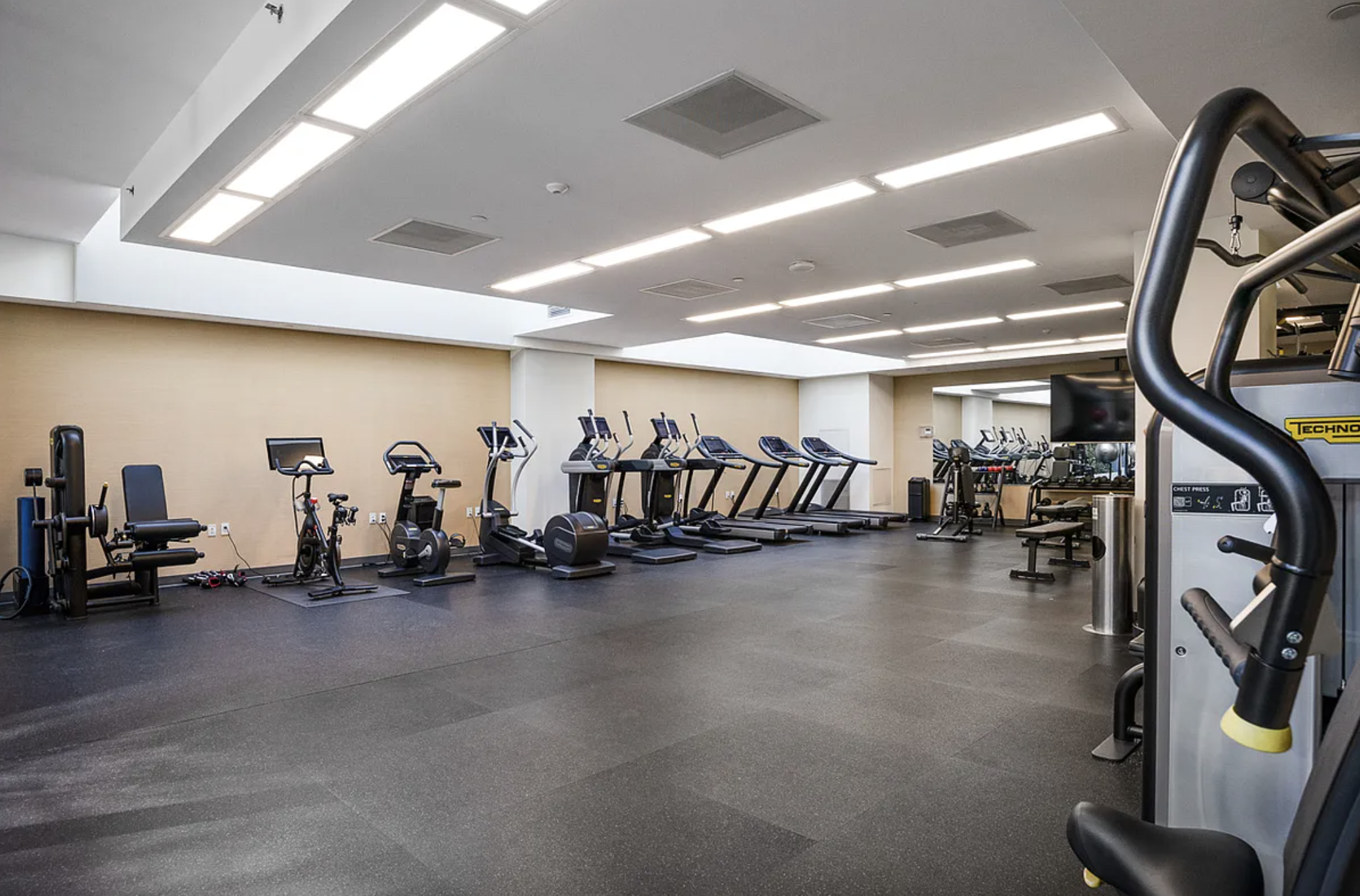 21-30 44th Drive, Unit 5B Queens, NY 11101 - Photo 18 of 24